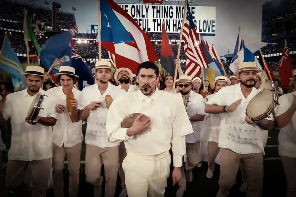 This Is America: Sobre la Super Bowl, Bad Bunny i la músicaAnàlisi de l’actuació de Bad Bunny a la Super Bowl: polèmica, reguetón, identitat llatina i context polític als EUA. Benito Antonio Martínez Ocasio, el primer artista que canta en l'intermedi de la Super Bowl íntegrament en espanyol.