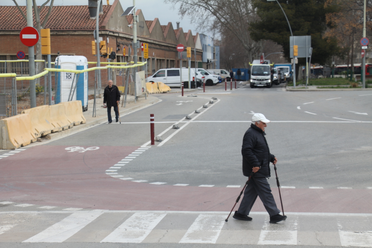Al fons, les naus industrials del carrer Santander