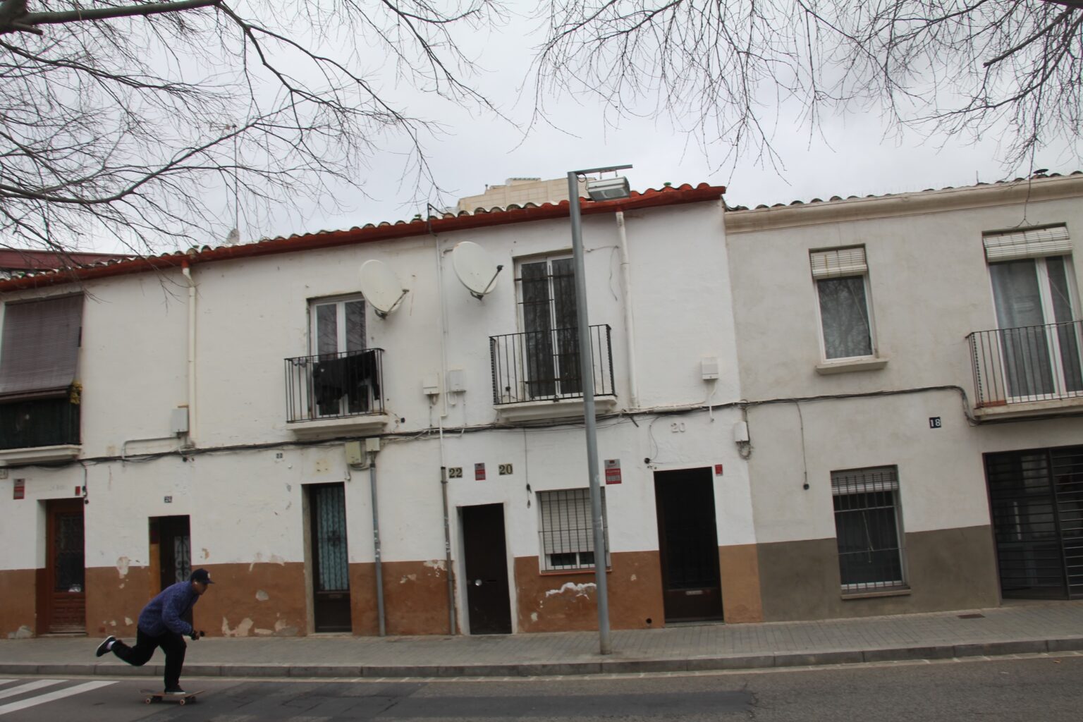 El passatge entre Tomás Padró i Trinxant que mai no va ser de verd infinitTota persona que vulgui lluitar per la protecció patrimonial a Barcelona ha de saber una dada fonamental: les coses de palau aquí van molt a poc a poc, de manera que poden passar anys fins que un edifici o un entorn es modifiqui completament per l’acció de l’Ajuntament. Un exemple clar, omnipresent en aquestes pàgines