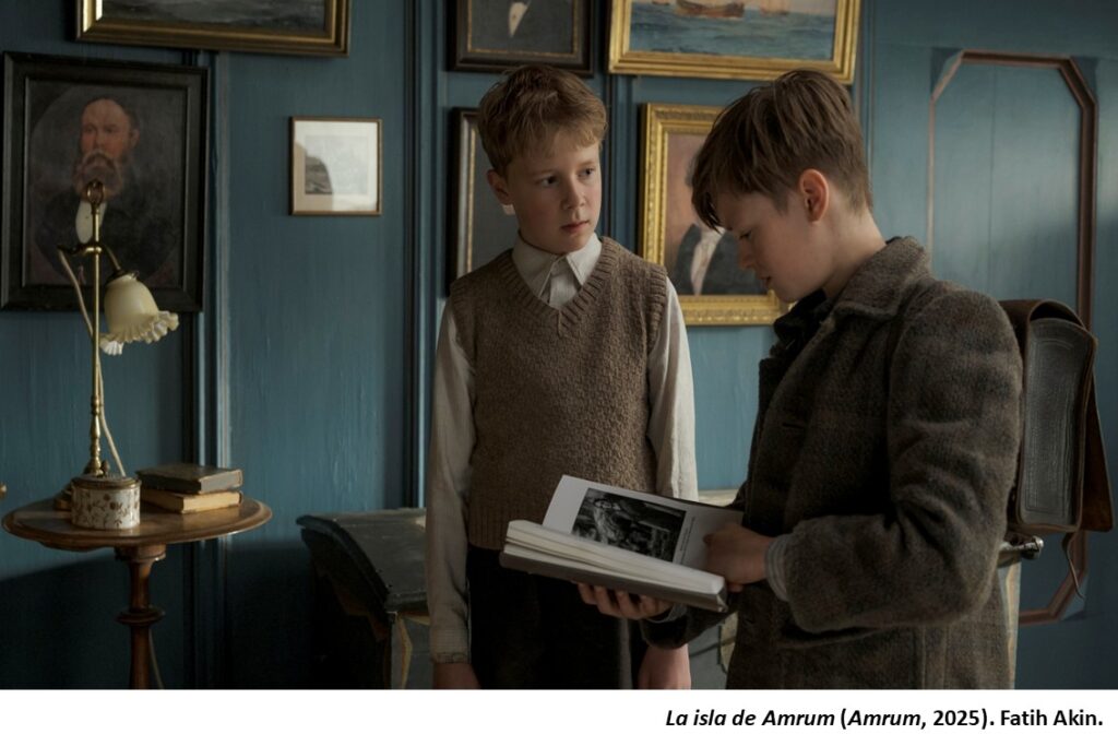 La mirada adolescent protagonitza la programació i el palmarès del BCN Film Fest 2026La mirada adolescent protagonitza la programació i el palmarès del BCN Film Fest 2026
El BCN Film Fest ha celebrat el seu desè aniversari als centenaris Cinemes Verdi de Barcelona. El jurat ha atorgat el premi a la Millor Pel·lícula a la cinta alemanya La isla de Amrum, dirigida por Fatih Akin, en la qual contemplem els últims dies del Tercer Reich a través dels ulls d'un nen de dotze anys que haurà de madurar a la força davant la crua realitat del món devastat que l'envolta.