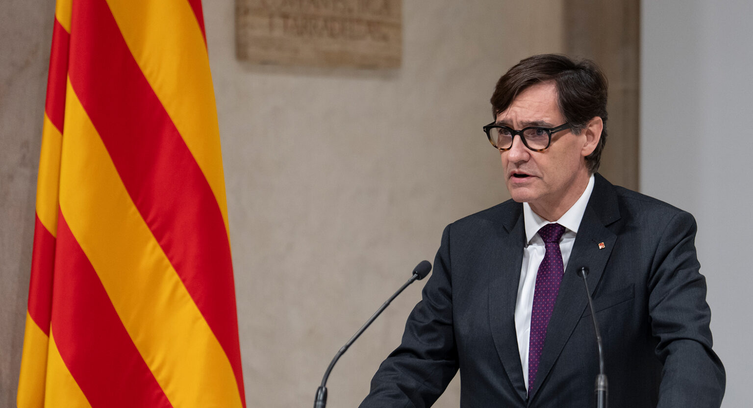 Salvador Illa, en l’equador del seu govern: què ha aconseguit fins ara?Després de dotze anys d'èpica d'estelades i procesismos, un exministre de Sanitat prometia gestió.